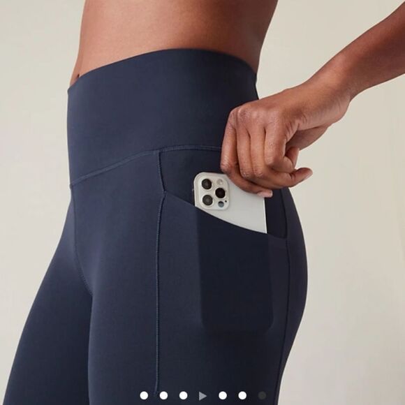 Athleta Salutation Stash Pocket II Capri navy blue  leggings size XXS NWT - Picture 2 of 5